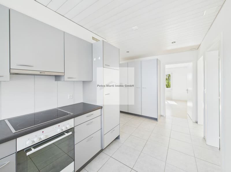 Schöne 4.5-Zimmerwohnung im 1. OG (3)