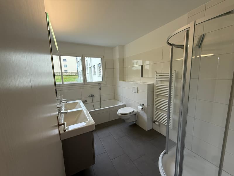 Attraktive 3.5-Zimmer-Wohnung mit Terrasse und Garten in Safenwil (7)