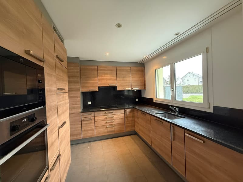 Attraktive 3.5-Zimmer-Wohnung mit Terrasse und Garten in Safenwil (5)