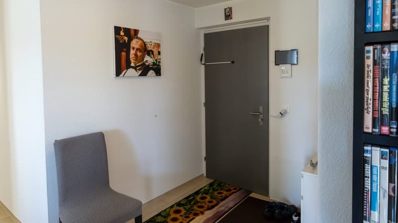 Charmante 3.5-Zimmer-Wohnung mit Balkon und herrlicher Aussicht in Lostorf (3)