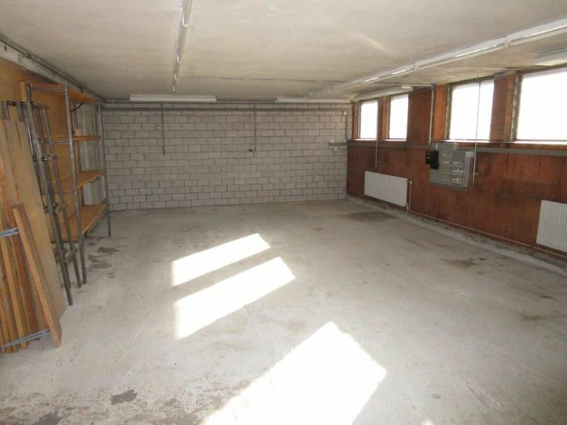 Maison de 3 familles avec ancienne partie économique / toit ou beaucoup de potentiel (4)