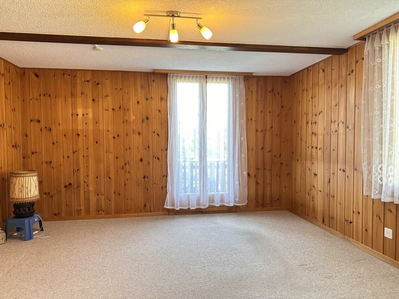 5-Zimmer-Einfamilienhaus, renovationsbedürftig, mit Potenzial und Baulandreserve (6)