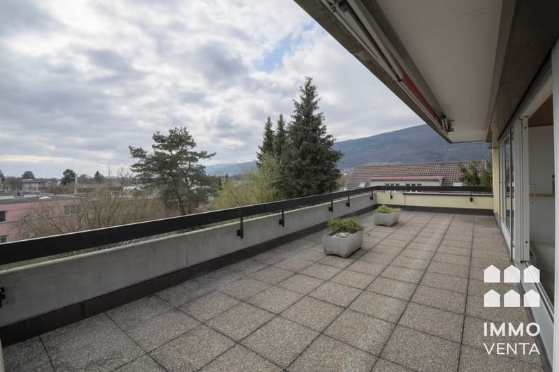 Helle Attika-Wohnung mit Terrasse und Aussicht in Ipsach (2)