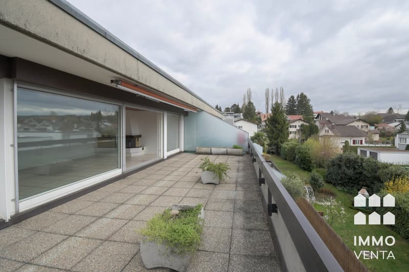 Helle Attika-Wohnung mit Terrasse und Aussicht in Ipsach (1)