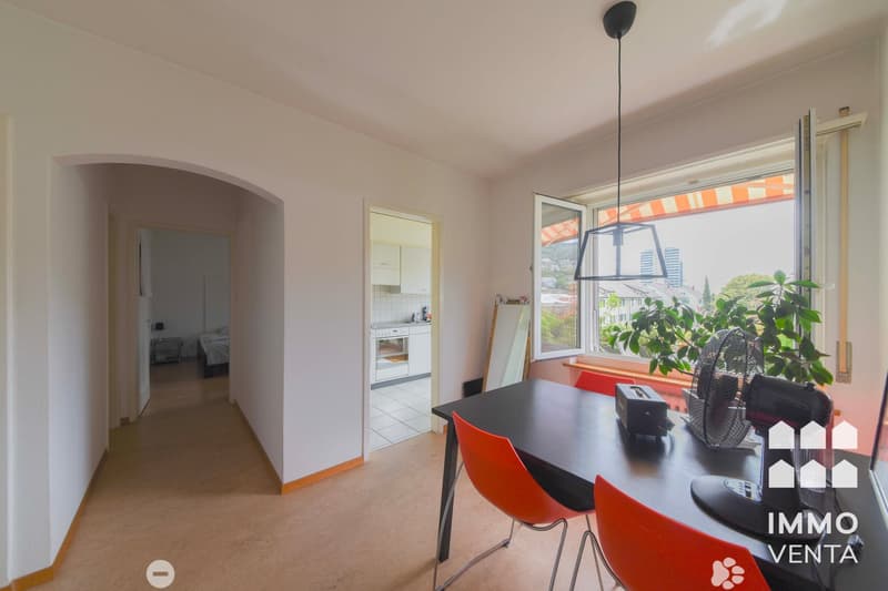 Attraktive 2-Zimmer-Altbauwohnung mit Balkon in Biel (7)
