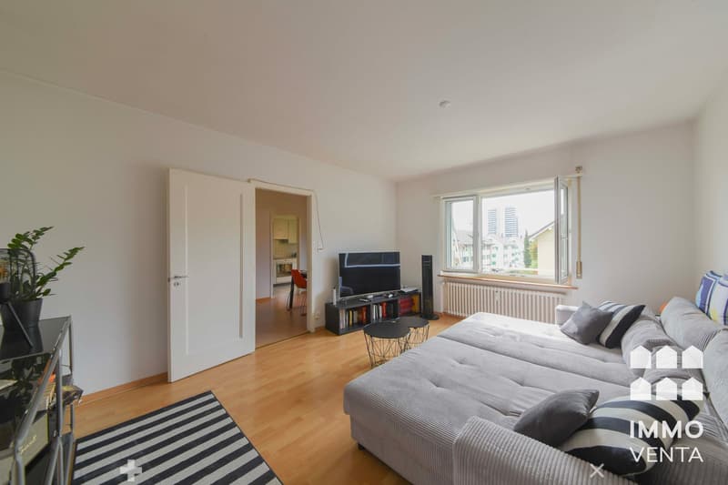 Attraktive 2-Zimmer-Altbauwohnung mit Balkon in Biel (5)