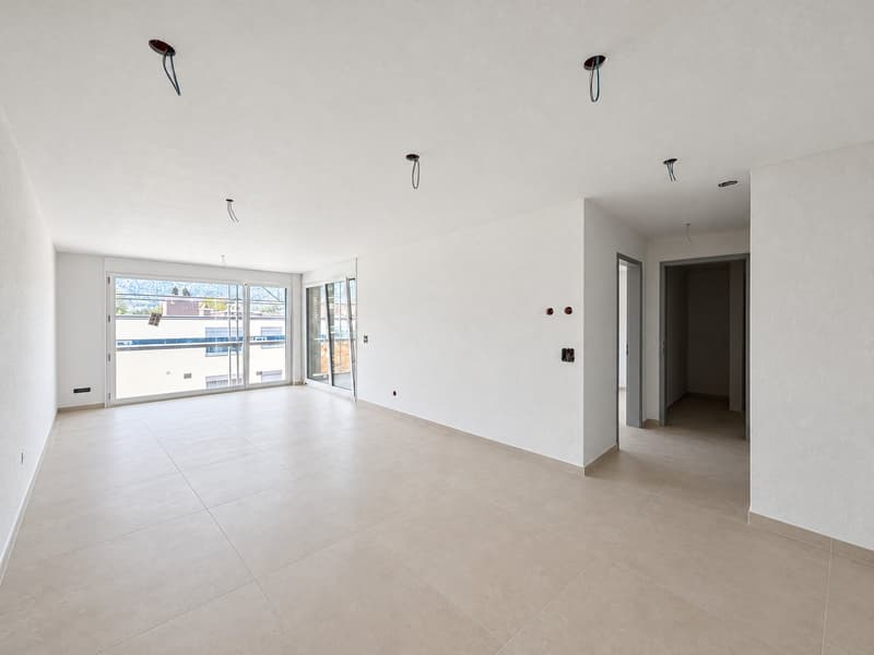 Grosszügige 2½ Zimmer Neubauwohnung / Spacieux appartement neuf de 2½ pièces (3)