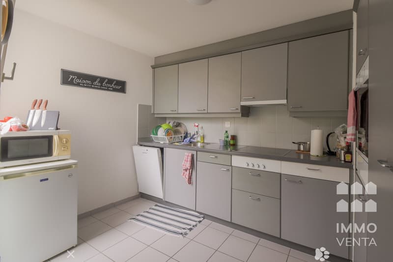 Geräumige Wohnung mit Balkon in Biel / Appartement spacieux avec balcon à Bienne (2)