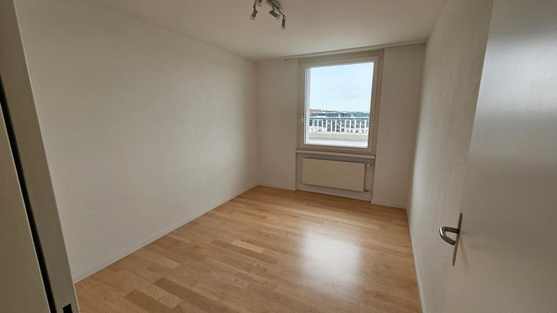 Moderne 3.5-Zimmer-Dachwohnung mit Stadtblick in Zürich am Bucheggplatz (15)