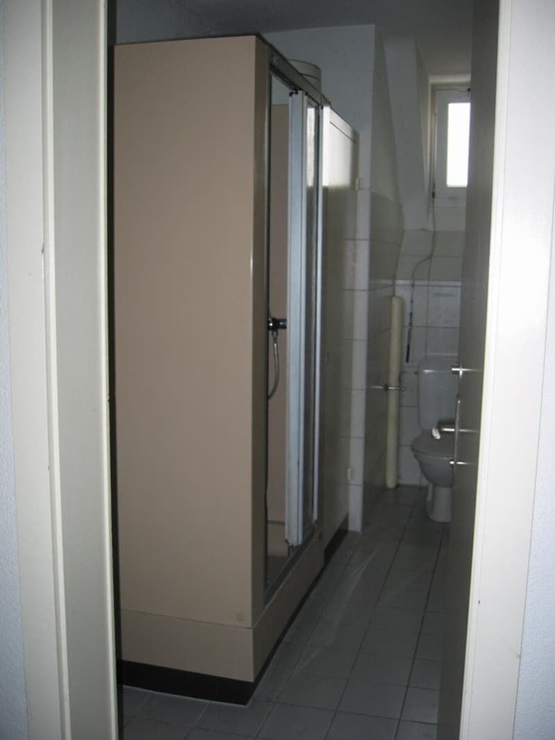 gemeinsame Dusche und WC