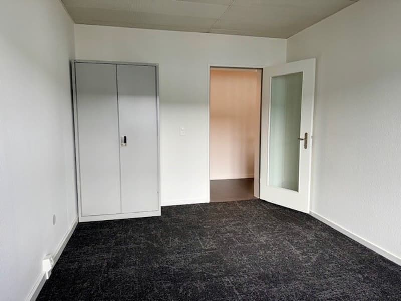 Modern office on Riehenstrasse in Basel – 3 rooms, 48.5 m², available immediately (2)
