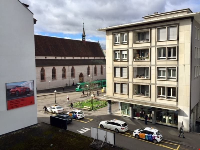 Helle 3-Zimmer-Wohnung mit Balkon und schöner Aussicht am Claragraben, Basel (1)