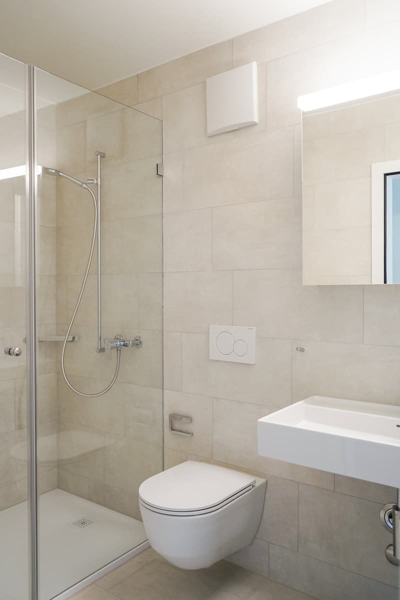 Sanierte 4 Z.-Wohnung mit Wintergarten-Balkon und Aussicht (4)