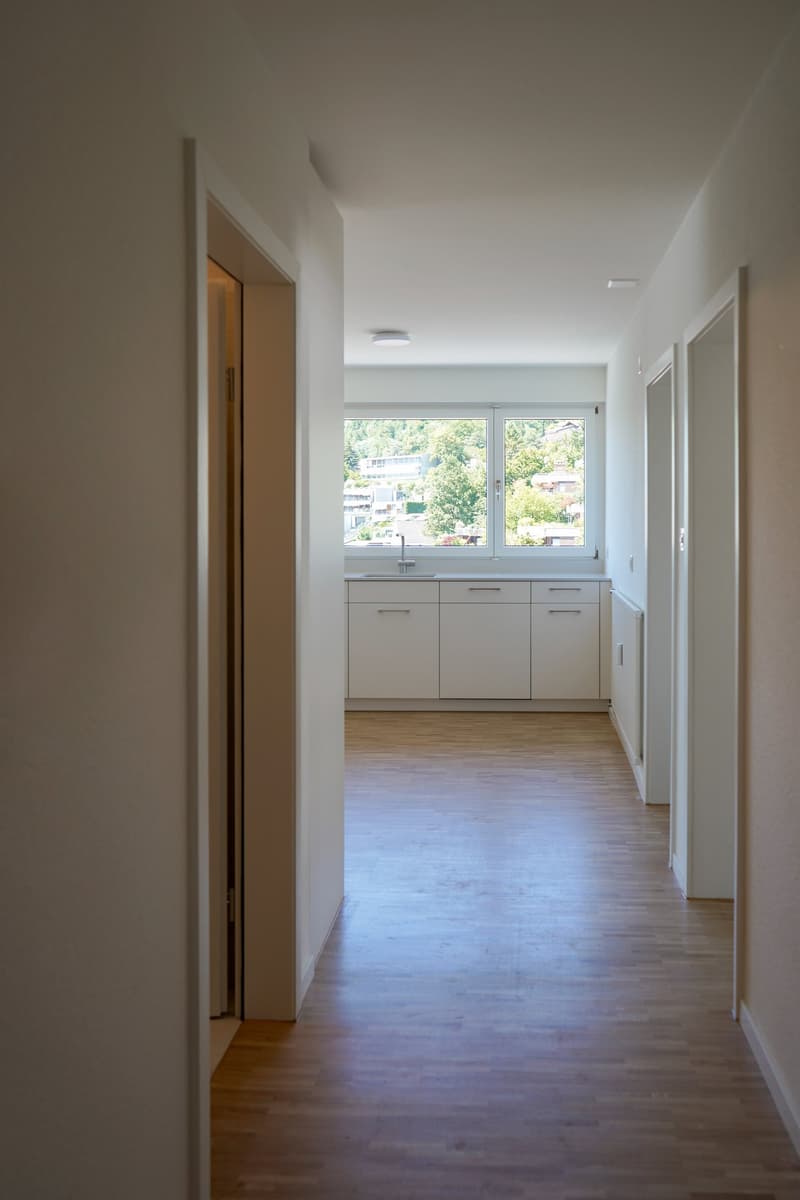 Sanierte 4 Z.-Wohnung mit Wintergarten-Balkon und Aussicht (9)