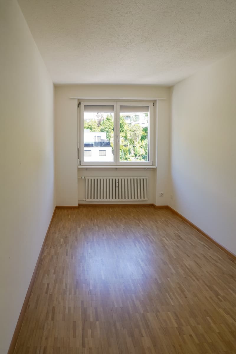 Sanierte 4 Z.-Wohnung mit Wintergarten-Balkon und Aussicht (5)