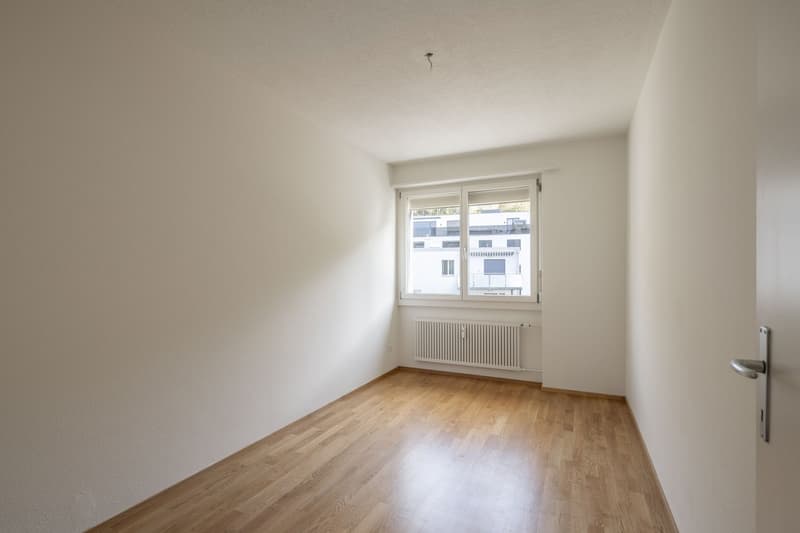 Heimelige 3.5 Z.-Wohnung mit Wintergarten-Balkon (7)