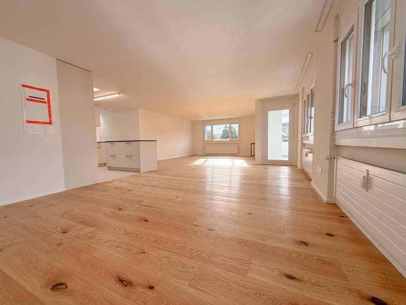 Moderne 4.5-Zimmer Attikawohnung in kernsanierter Liegenschaft – Frühester Bezug ab 1. Dezember 2026 (2)