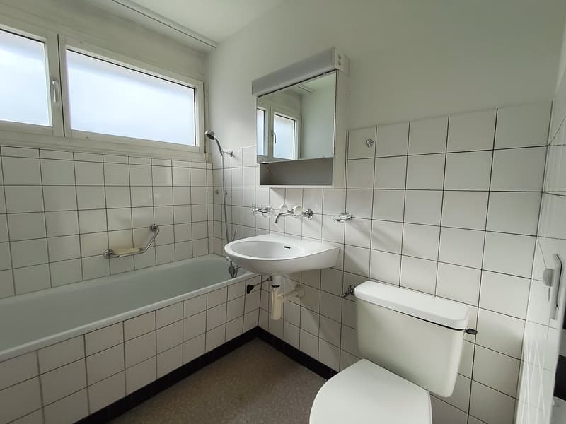 Helle 5.5-Zimmer-Wohnung mit Balkon in Spiez (5)