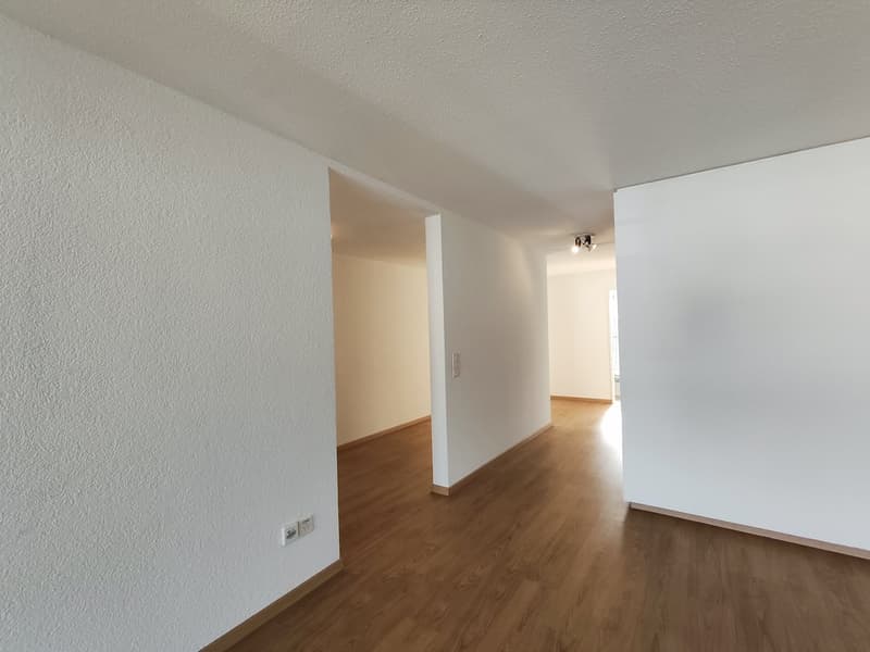 Helle 5.5-Zimmer-Wohnung mit Balkon in Spiez (13)