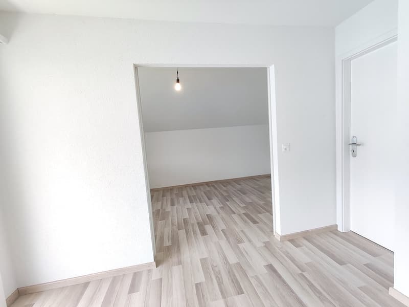 Charmante 3-Zimmer-Wohnung mit Seeblick in Oberhofen am Thunersee (13)