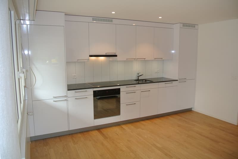 Schöne 3.5 Zimmerwohnung im 1. OG (2)
