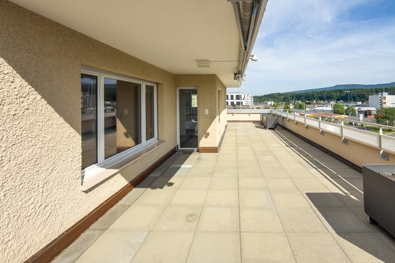 Schöne helle 4.5-Zimmer-Attikawohnung mit Terrasse (2)