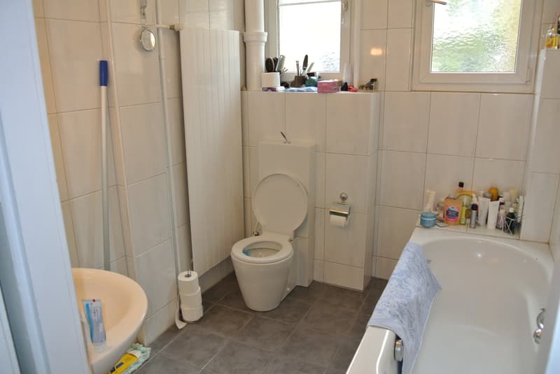 Charmante 2.5-Zimmer-Altbauwohnung im Herzen von Zürich-Altstetten (8)