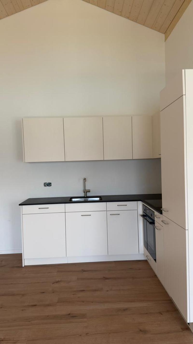 Moderne 4-Zimmer-Wohnung mit Seeblick in Aeschlen ob Gunten (3)