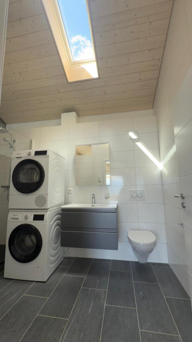 Moderne 4-Zimmer-Wohnung mit Seeblick in Aeschlen ob Gunten (7)