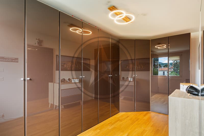 Charmant appartement traversant de 4,5 pièces avec grand balcon (7)