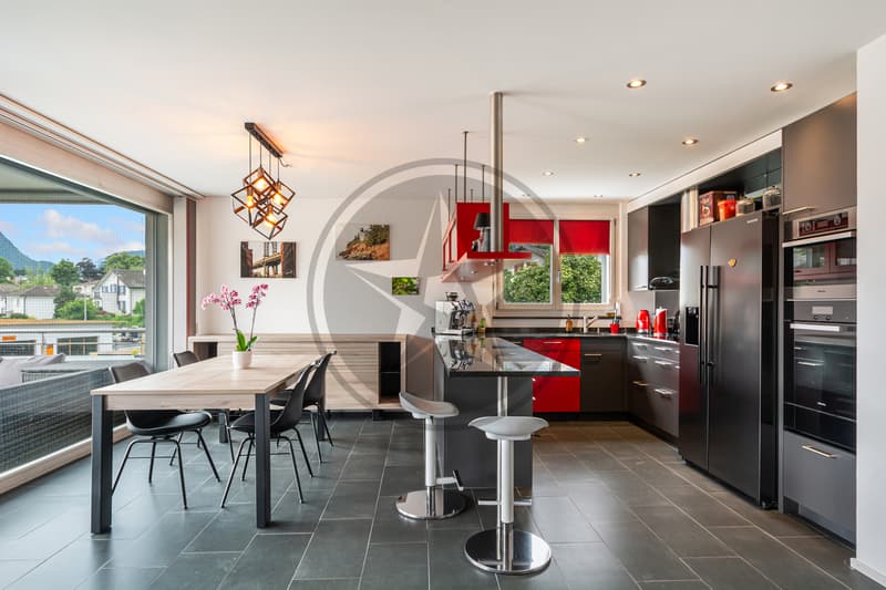 Charmant appartement traversant de 4,5 pièces avec grand balcon (3)