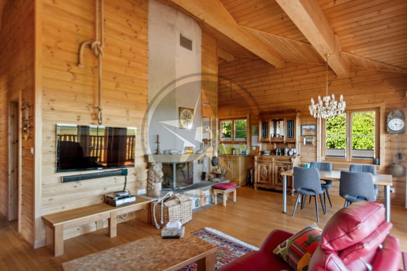 Une maison chaleureuse aux multiples possibilités à Diesse (8)
