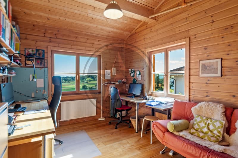 Une maison chaleureuse aux multiples possibilités à Diesse (10)