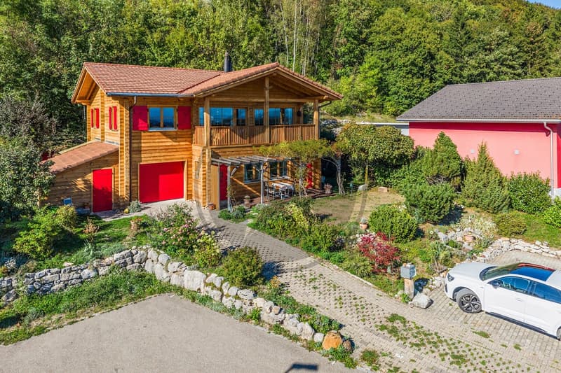 Une maison chaleureuse aux multiples possibilités à Diesse (1)