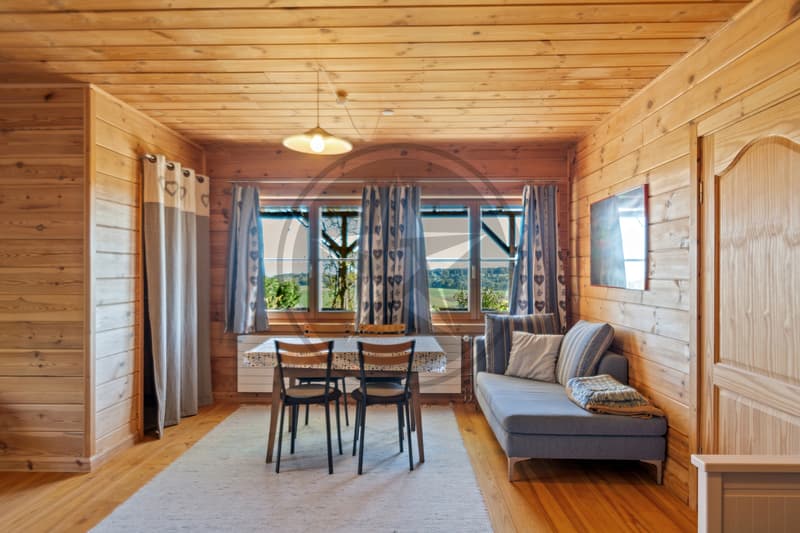 Une maison chaleureuse aux multiples possibilités à Diesse (2)