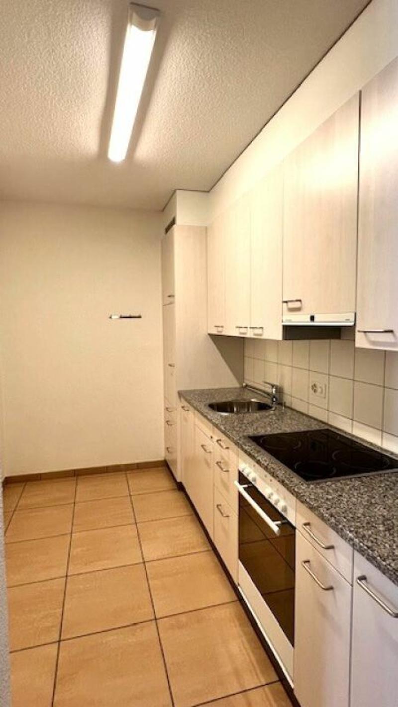 2 1/2-Zimmerwohnung mit Balkon (4)