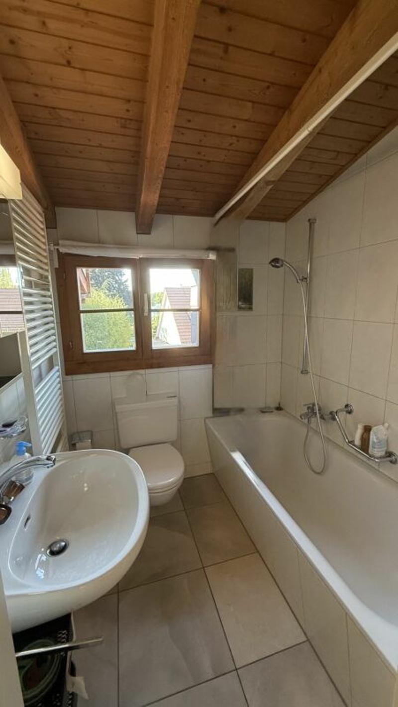 2 1/2-Zimmer-Dachwohnung mit schöner Aussicht (7)