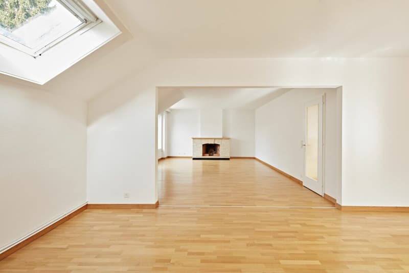 4 1/2-Zimmerdachwohnung mit schöner Aussicht & Cheminée (15)
