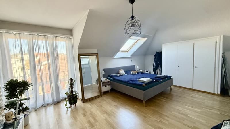 4 1/2-Zimmerdachwohnung mit schöner Aussicht & Cheminée (12)