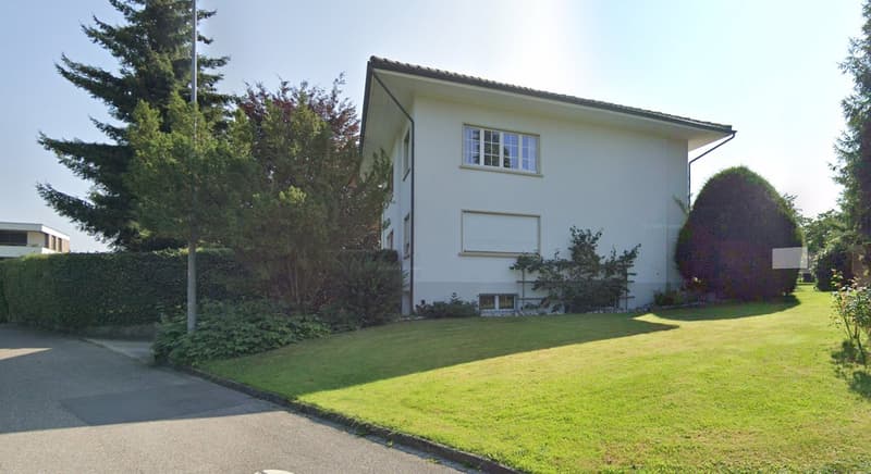 Einfamilienhaus mit ca. 8 Zimmern (1)
