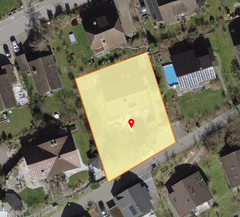 Rüti ZH,: Einfamilienhaus mit Swimmingpool in Rüti (3)