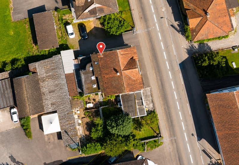 Unterkulm: Mehrfamilienhaus mit Garage / Unterstand (1)