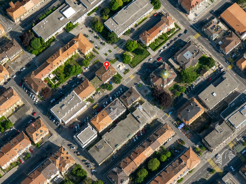 Appartement de cinq chambre et une place de parc (1)