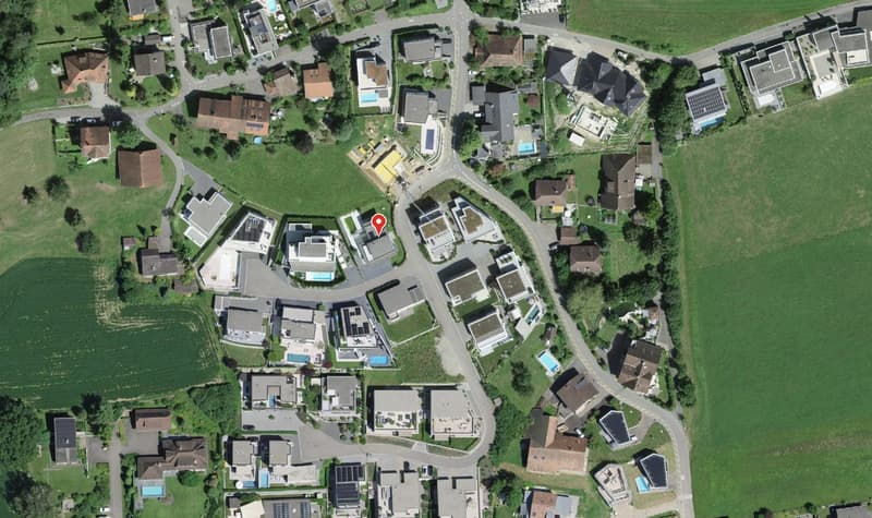 Modernes Einfamilienhaus mit Pool in Oftringen (1)
