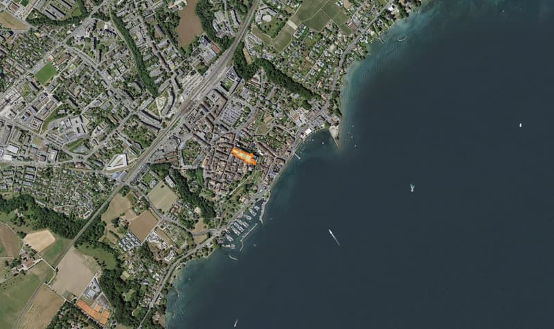Charmante 4.5-Zimmer-Wohnung an der Place du Château in Nyon (4)