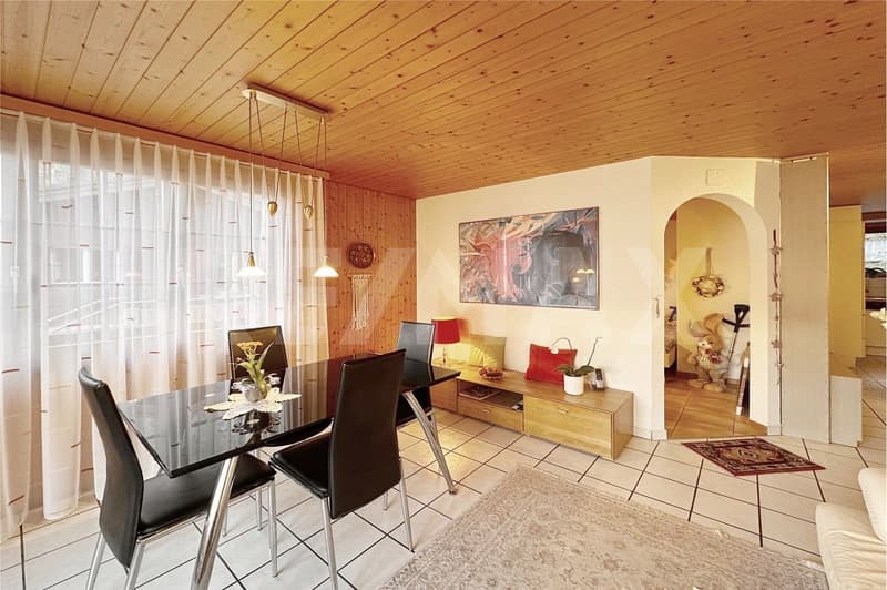 Nur einen Steinwurf vom See entfernt, 3.5-Zimmer-Erstwohnung mit Garage (4)