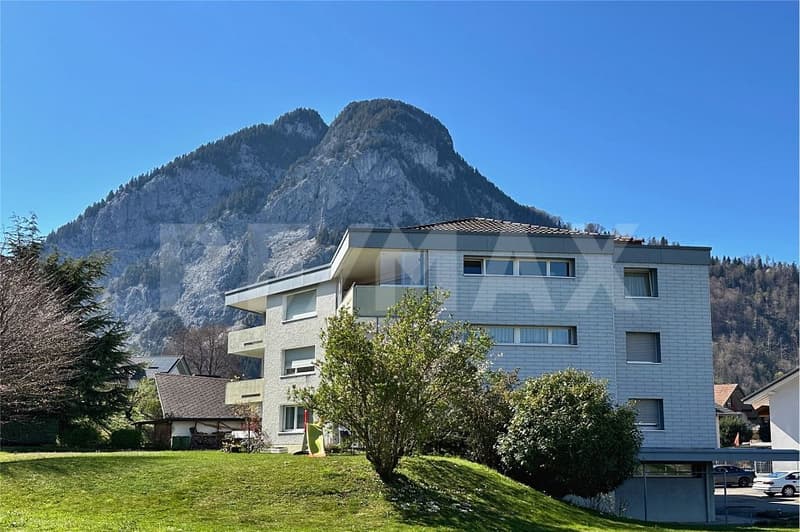 Grosszügig wohnen mit Bergsicht - 2½ Zimmer im Dachgeschoss (2)