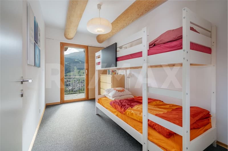 Alpencharme aus Rundholz - Wohnen mit Weitblick an der Lenk (9)