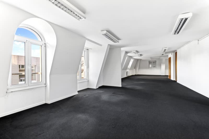 À LOUER : Bureau lumineux de 100 m²  Idéal pour professionnels de la santé (6)