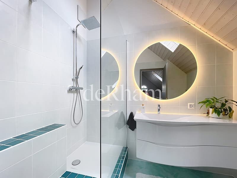 Entre campagne et proximité urbaine, magnifique attique familial! (11)